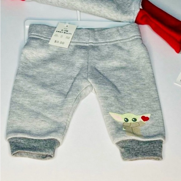 STAR WARS MANDELORIAN 2pc Unisex Infant Set with Baby YODA Gray & Red NEW! - Picture 7 of 8